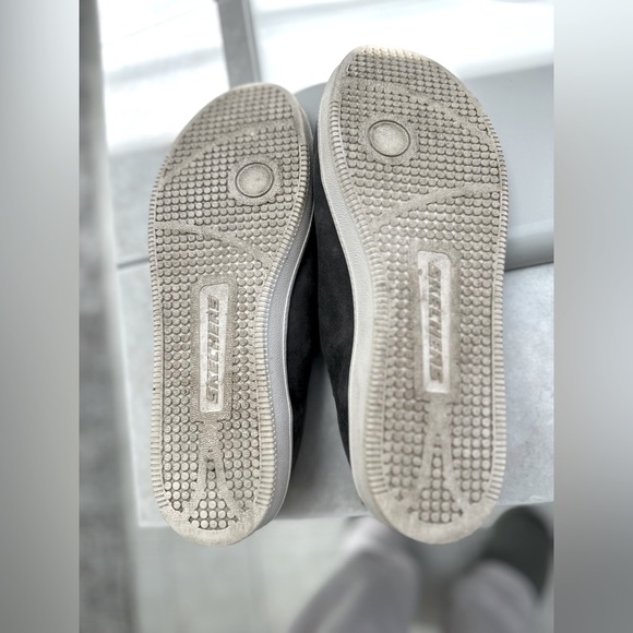 Skecher’s charcoal gray sneakers size 9 - Picture 8 of 8